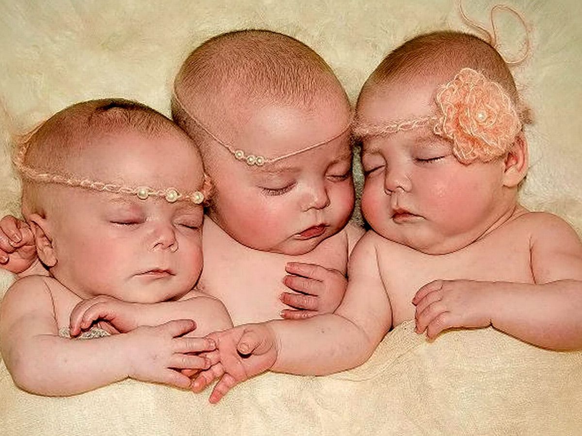 what-dream-about-giving-birth-to-triplets-means