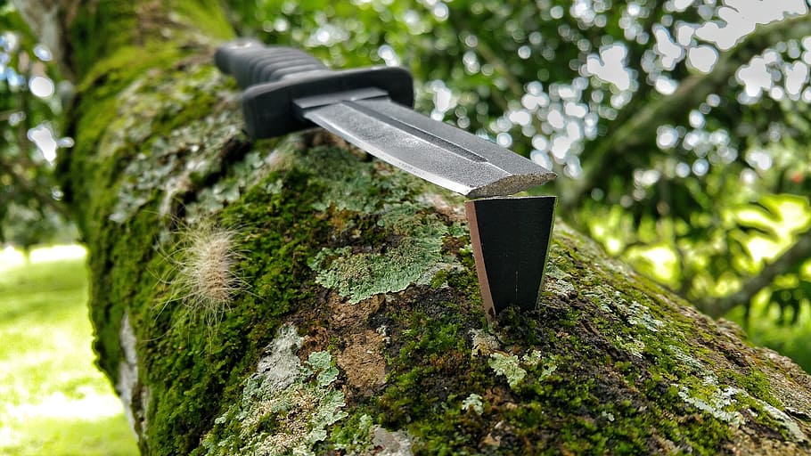 Broken knife omens and superstitions