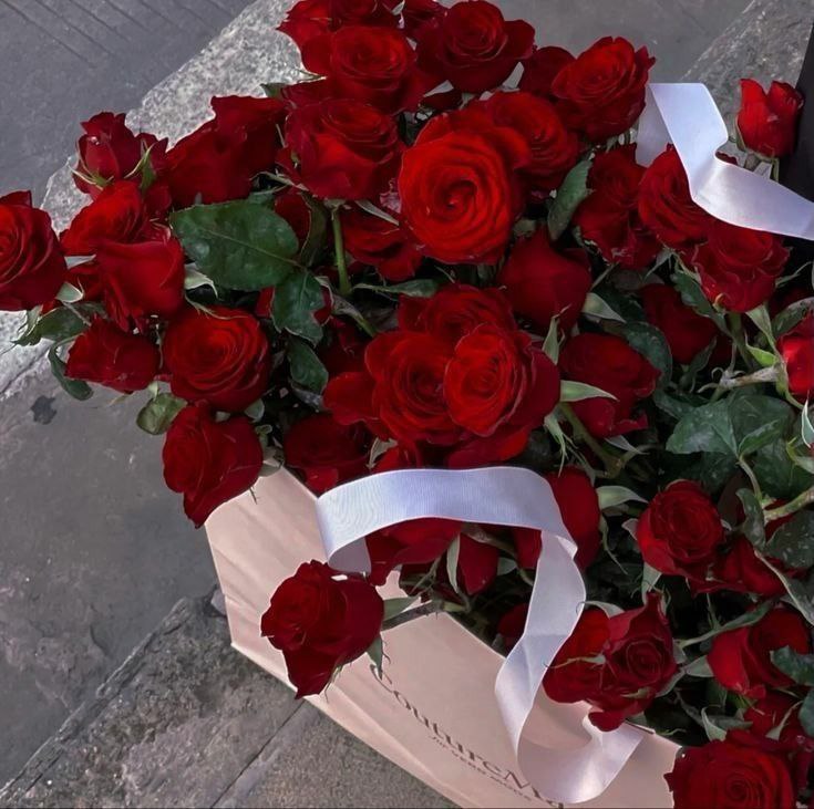 What Dream About Red Flower Means