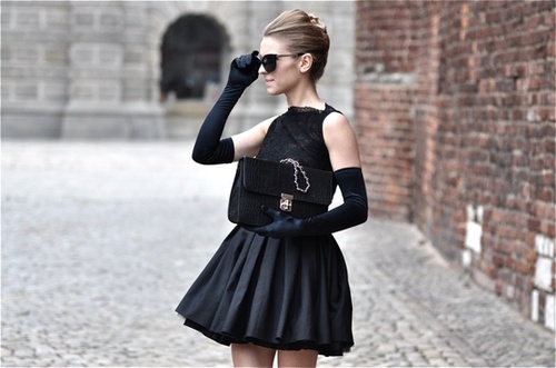 what-dream-about-black-dress-means